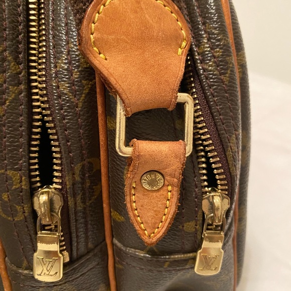 Louis Vuitton Reporter Bag - Picture 13 of 16